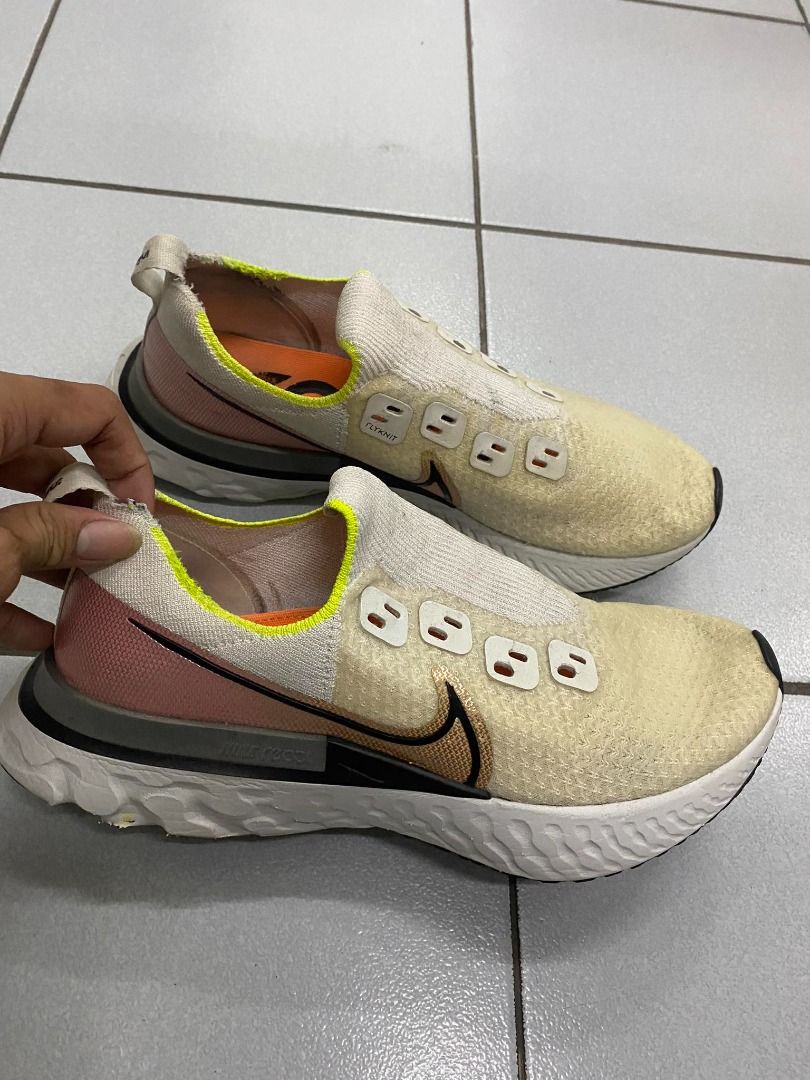 Nike React Infinity Run Platinum Tint Pink Blast (Category: Sneakers) located in Pasig City. Submitted by bootsoftravel_ph (Listing ID 1263181364, Image 1). Description: Nike React Infinity Run Platinum Tint Pink Blast Used - Good FOR SALE No box Issue: No laces/Replaced Very Good condition Price 2,500 size 9us Can do meetups; Pasig, Mandaluyong, Marikina, Manila, Taguig, Taytay, Cainta *Could also do shipping(lalamove) Jrs. Lbc.