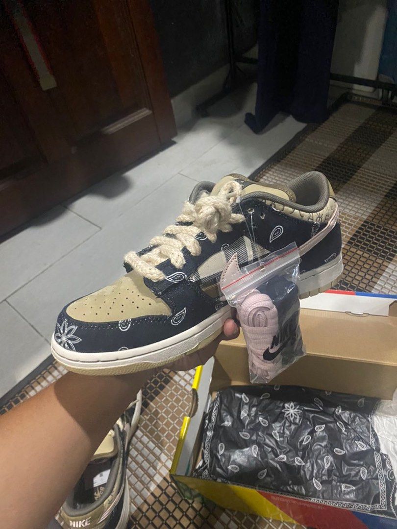 travis scott dunk tearaway