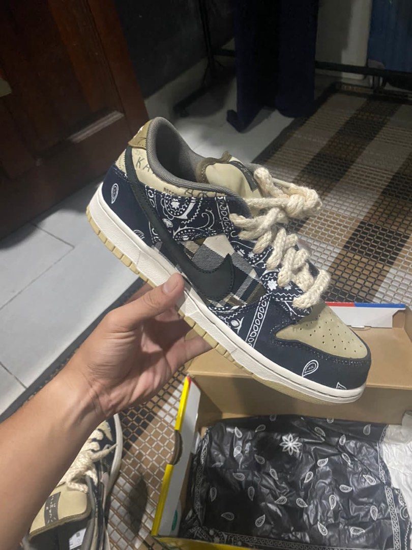 travis scott dunk tearaway