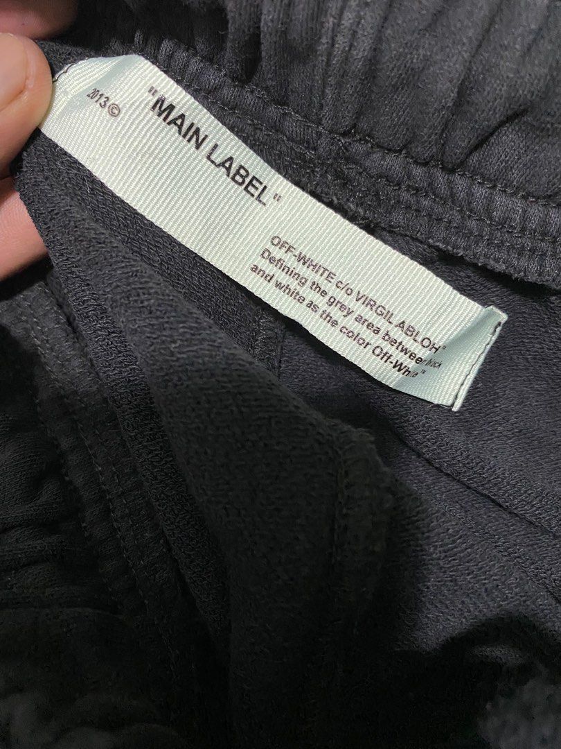 Offwhite (Category: Shorts) located in Taytay. Submitted by dariusballesteros (Listing ID 1263109824, Image 3). Description: 30-34w 21L No issue.