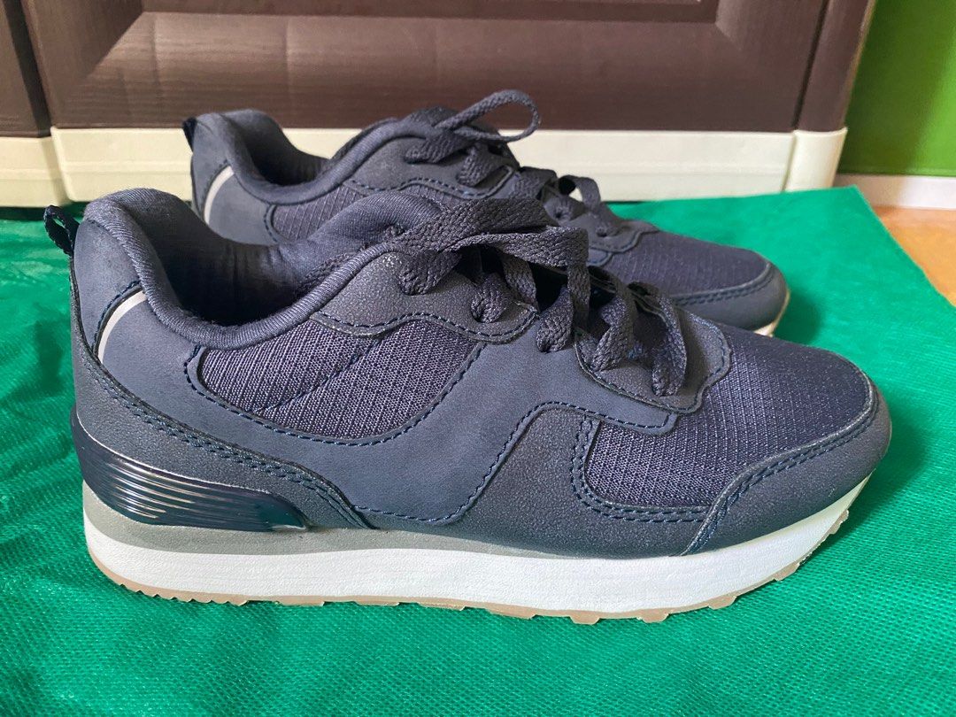 F&f store active shoes