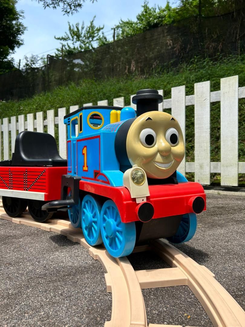 Peg perego shop thomas the train
