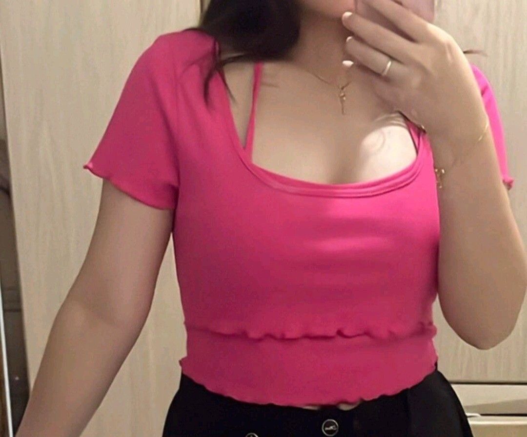 Pink Crop Top (Category: Shirts) located in Paranaque City. Submitted by mclock94 (Listing ID 1263042139, Image 3). Description: brand new large on tag measurements are on the photo rfs: a little big on me.