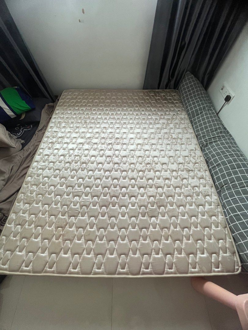 seahorse_queen_mattress_1698742058_e0957