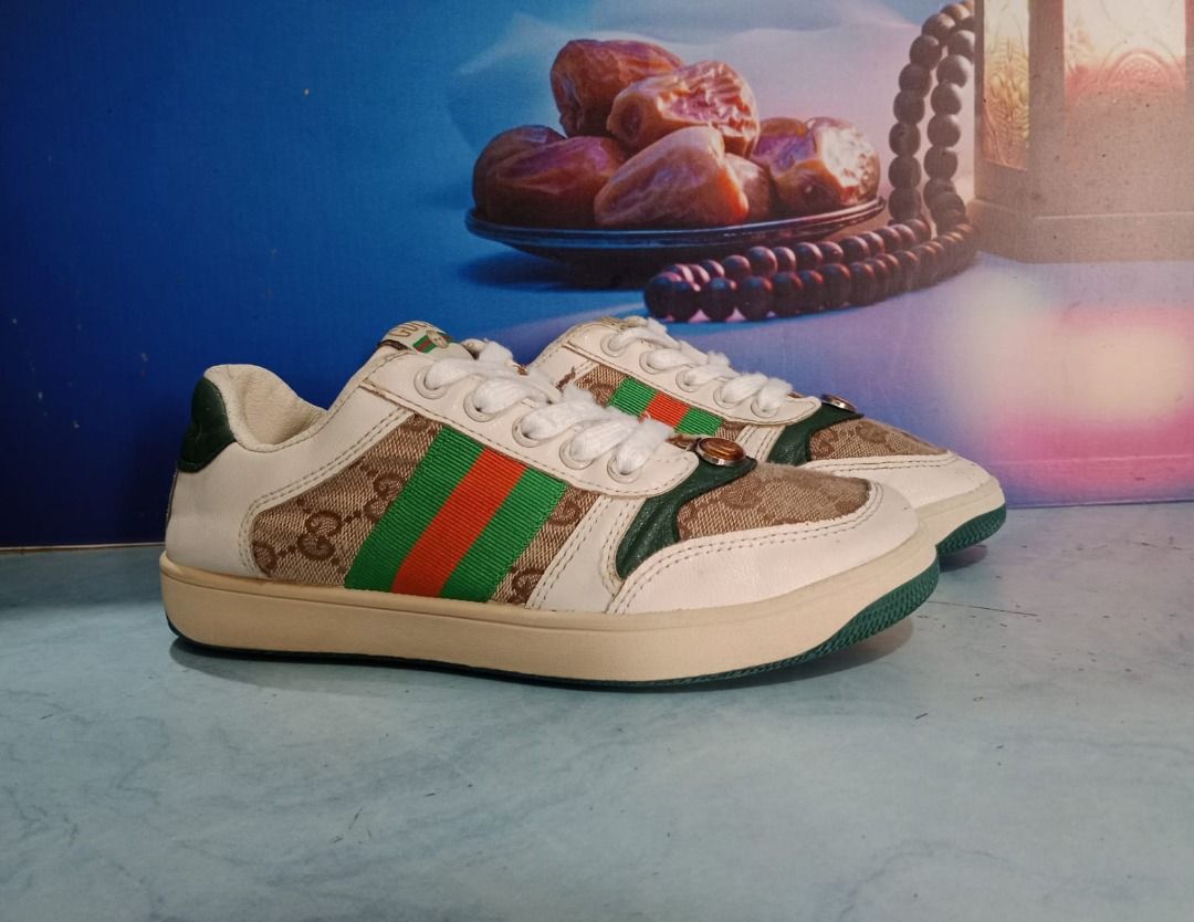 Sepatu sneakers gucci top