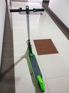 Star 8 Green Wingman E-scooter