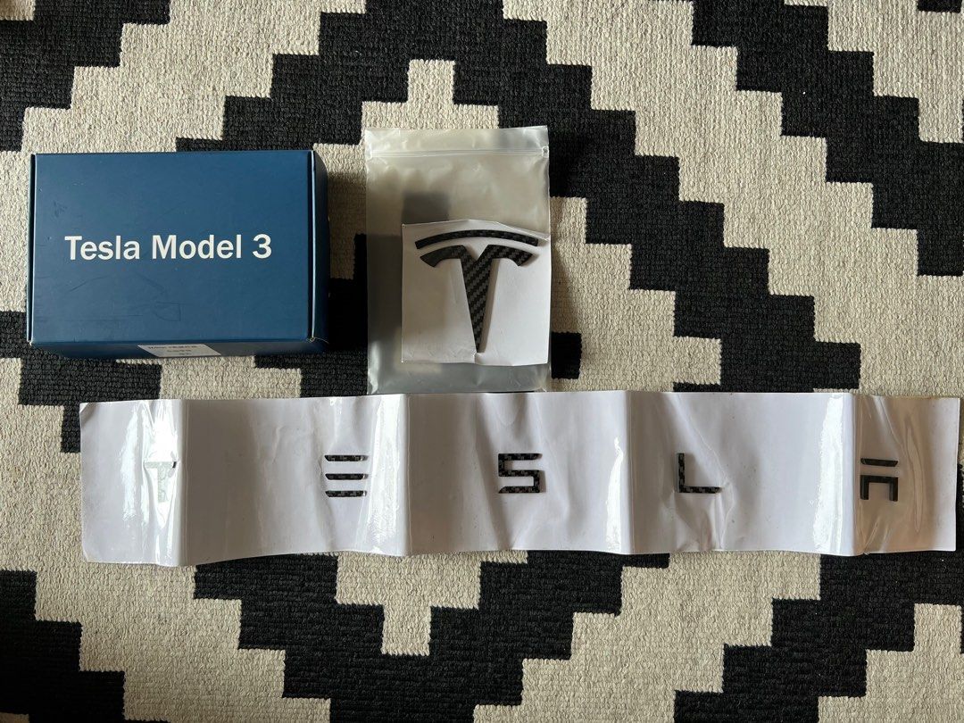 Tesla Emblem Carbon Fibre Badge Model 3 Y, Car Accessories, Accessories on  Carousell