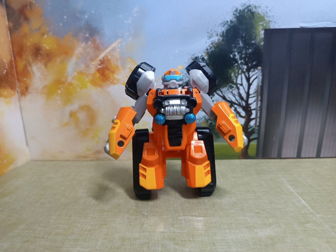 Playskool heroes transformers outlet rescue bots brushfire