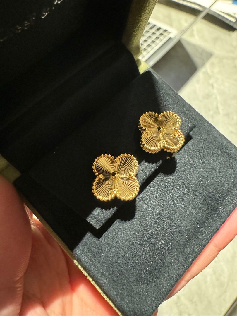 Vca cheap guilloche earrings