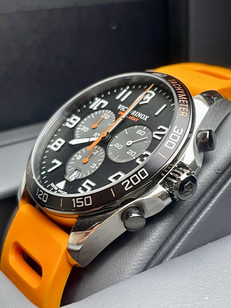 Victorinox fieldforce sport 2025 chronograph