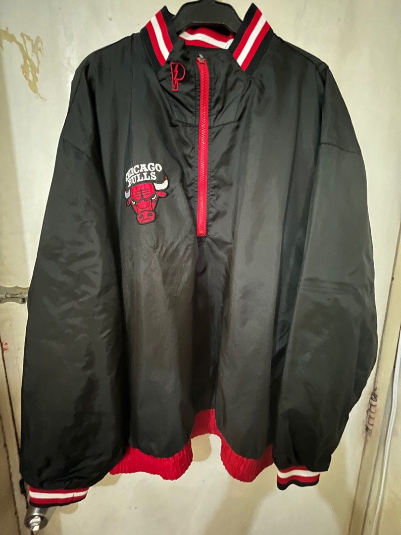 Vintage Pro Player Chicago Bulls Pull Over Windbreaker (Category: Coats, Jackets and Outerwear) located in Marikina City. Submitted by jaysonkidd69 (Listing ID 1263053759, Image 1). Description: Pro Player Checago Bulls pull over Windbreaker Reversible Jacket size Large Vintage 90's minimal issue: yung handle ng zipper tarnished coating color rate 8.5-9 /10 .