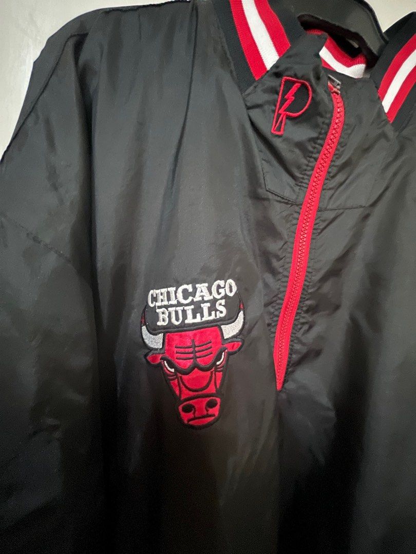 Vintage Pro Player Chicago Bulls Pull Over Windbreaker (Category: Coats, Jackets and Outerwear) located in Marikina City. Submitted by jaysonkidd69 (Listing ID 1263053759, Image 2). Description: Pro Player Checago Bulls pull over Windbreaker Reversible Jacket size Large Vintage 90's minimal issue: yung handle ng zipper tarnished coating color rate 8.5-9 /10 .