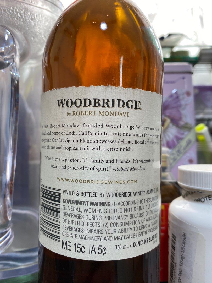 Woodbridge White Wine, Food & Drinks, Alcoholic Beverages on Carousell
