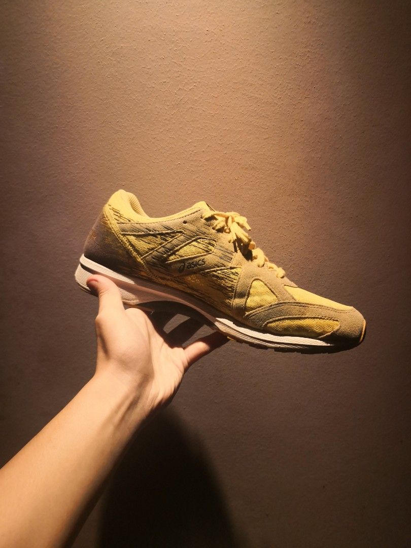 WTS Asics Lyteracer (Category: Sneakers) located in Singapore. Submitted by hotfindshub (Listing ID 1263177484, Image 2). Description: - WTS to clear space - No box - Light and durable! - DM for more info :).