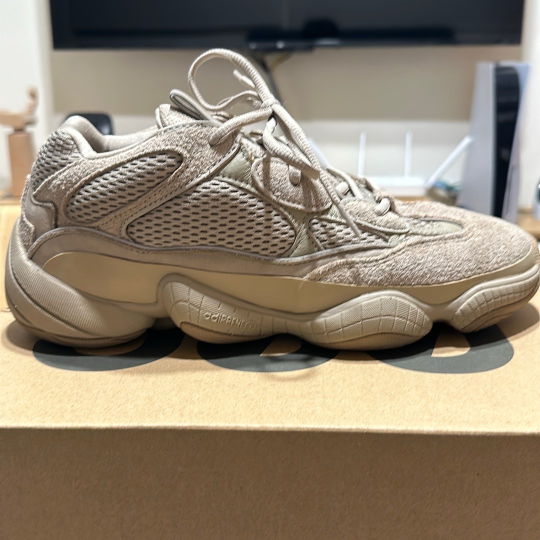 Yeezy 500, 他的時尚, 鞋, 休閒鞋在旋轉拍賣