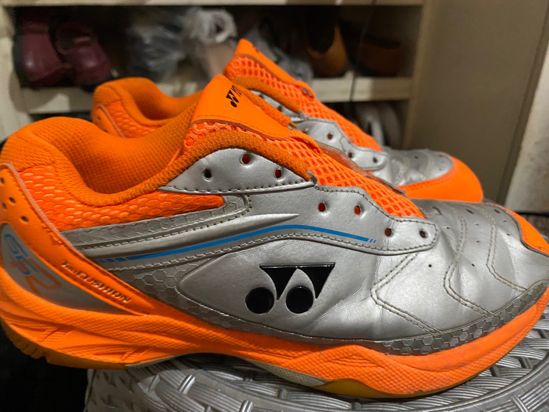 Yonex gum sole shoes store