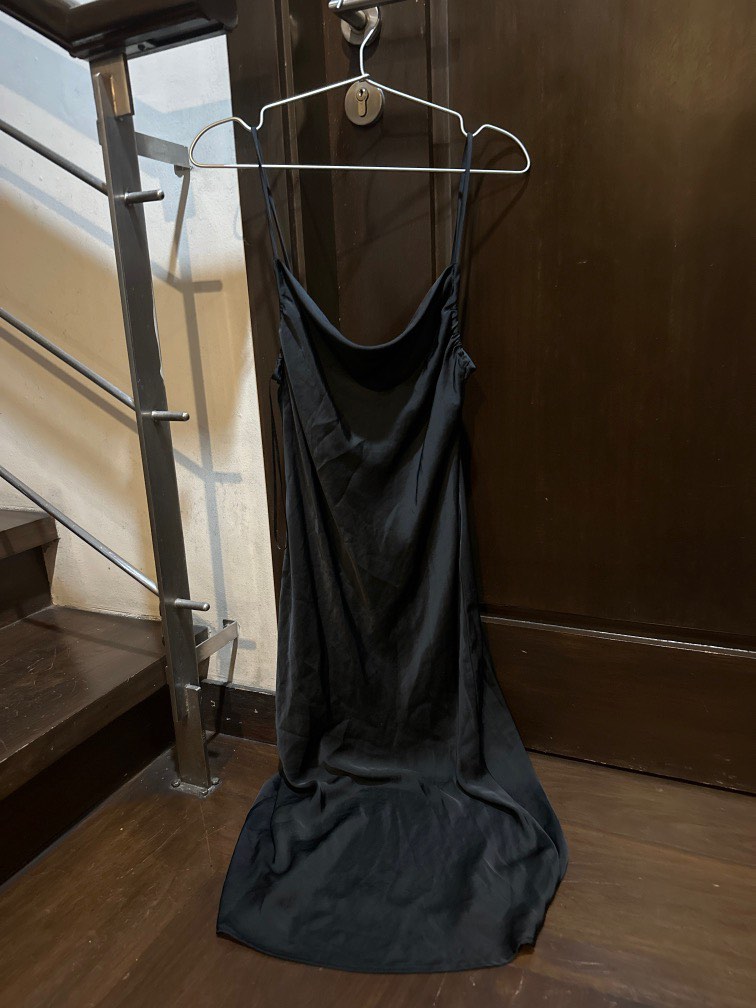Cowl Neck Black Zara Slip Dress Zara Black Cowl Neck Slip Dress XS, Women's  Fashion, Dresses