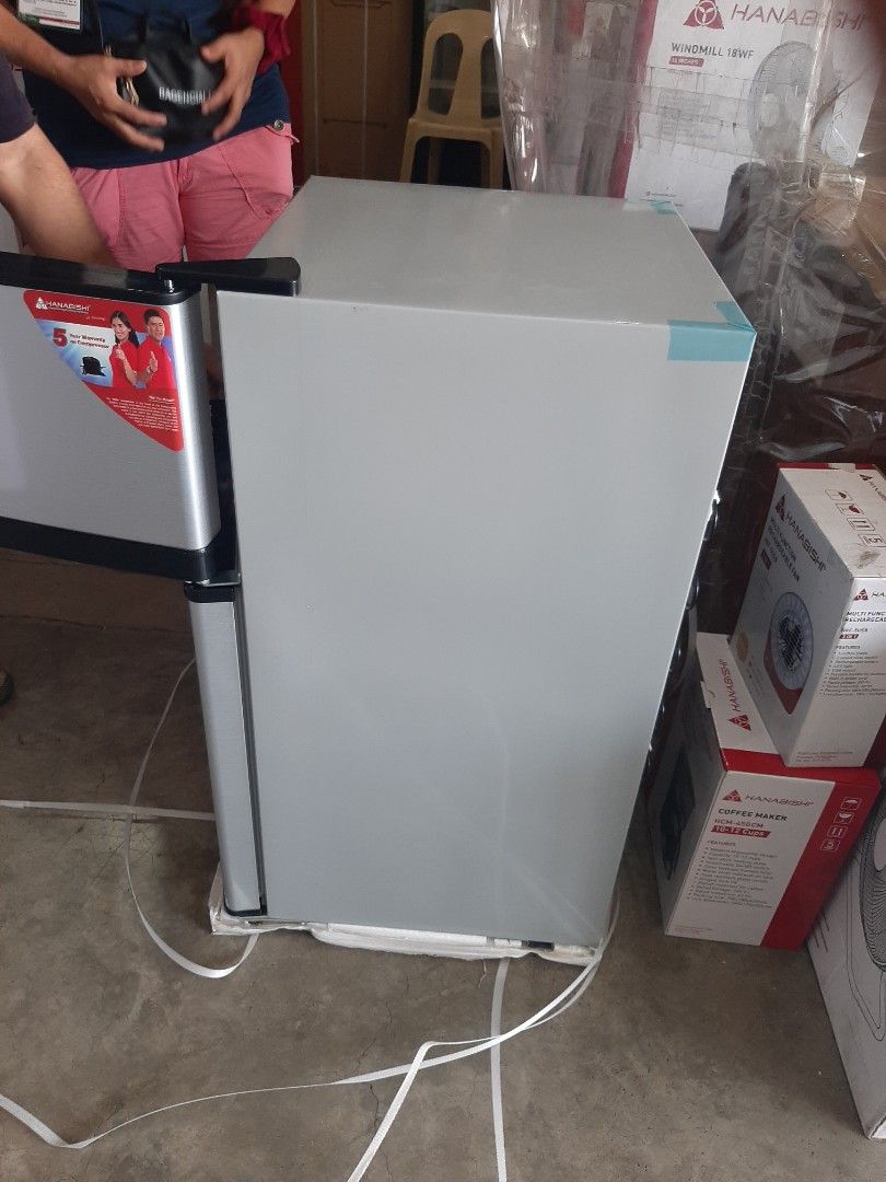 2.8 cu.ft Hanabishi Refrigerator HAMDDREF-2.8 (Category: Refrigerators and Freezers) located in Bulacan. Submitted by robertpastor (Listing ID 1258376734, Image 2). Description: Mabilis Lumamig at Matipid sa kuryente❄ at pwede bitbitin kahit saan, at ilipat kung Saan,For Condo,Hotel,and Hospital use. for only Php.6,800.00 New 2.8cu.ft. Hanabishi Two Door Refrfigerator HAMDDREF-28 Description💯 ✅2.8 cubic feet. ✅Direct Cool Frost. ✅Top mounted fri