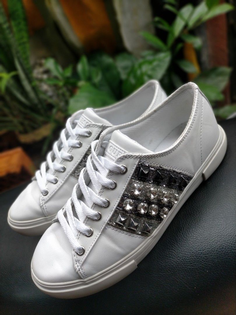 Guess white hotsell sneakers amazon