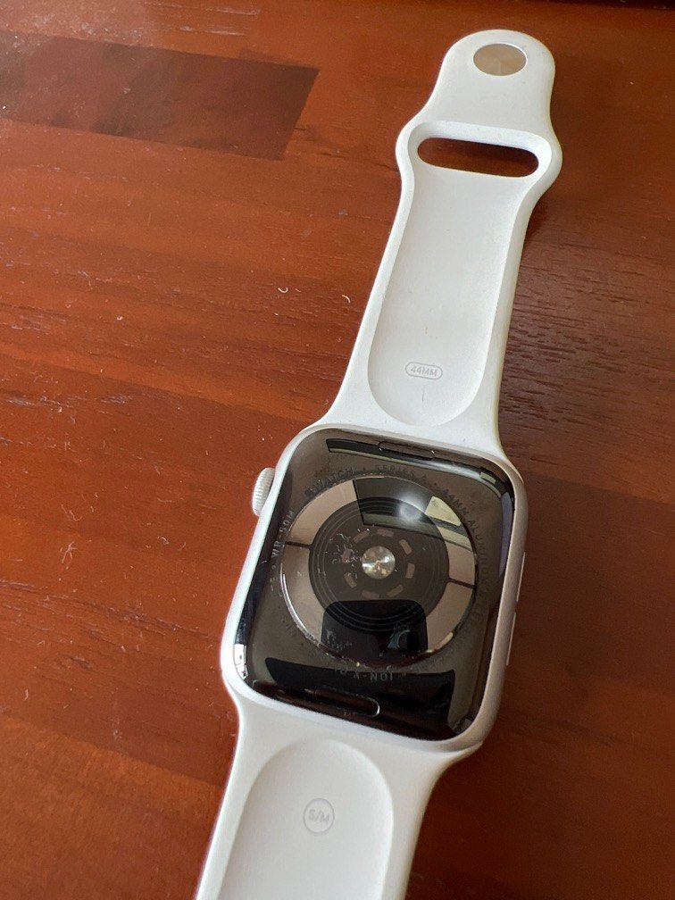 Ee apple sale watch 4
