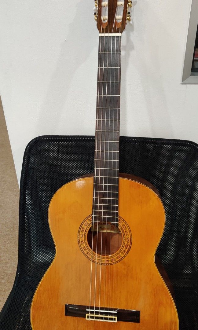 Aria ac store 8 classical guitar