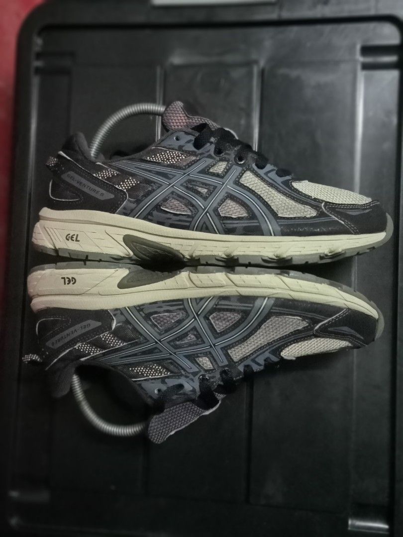 Asics gel venture hot sale 5 vs 6