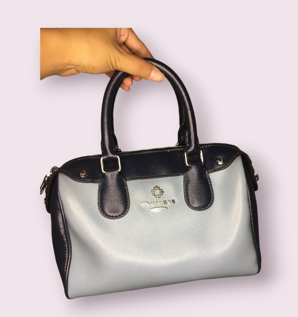 Repriced Authentic Metrocity Leather Black Hand Bag, Luxury, Bags & Wallets  on Carousell