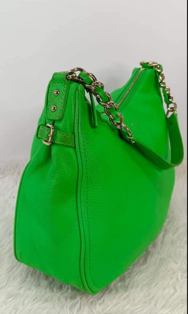 Authentic KATE SPADE Cobble Hill Finley Hobo bag (Category: Luxury Bags & Wallets) located in San Pablo. Submitted by jess_tw_carpena (Listing ID 1241366748, Image 3). Description: KATE SPADE Cobble Hill Finley Hobo bag VGUC(Very Good Used Condition)- large hobo bag Authentic personal ratings: 8.5.