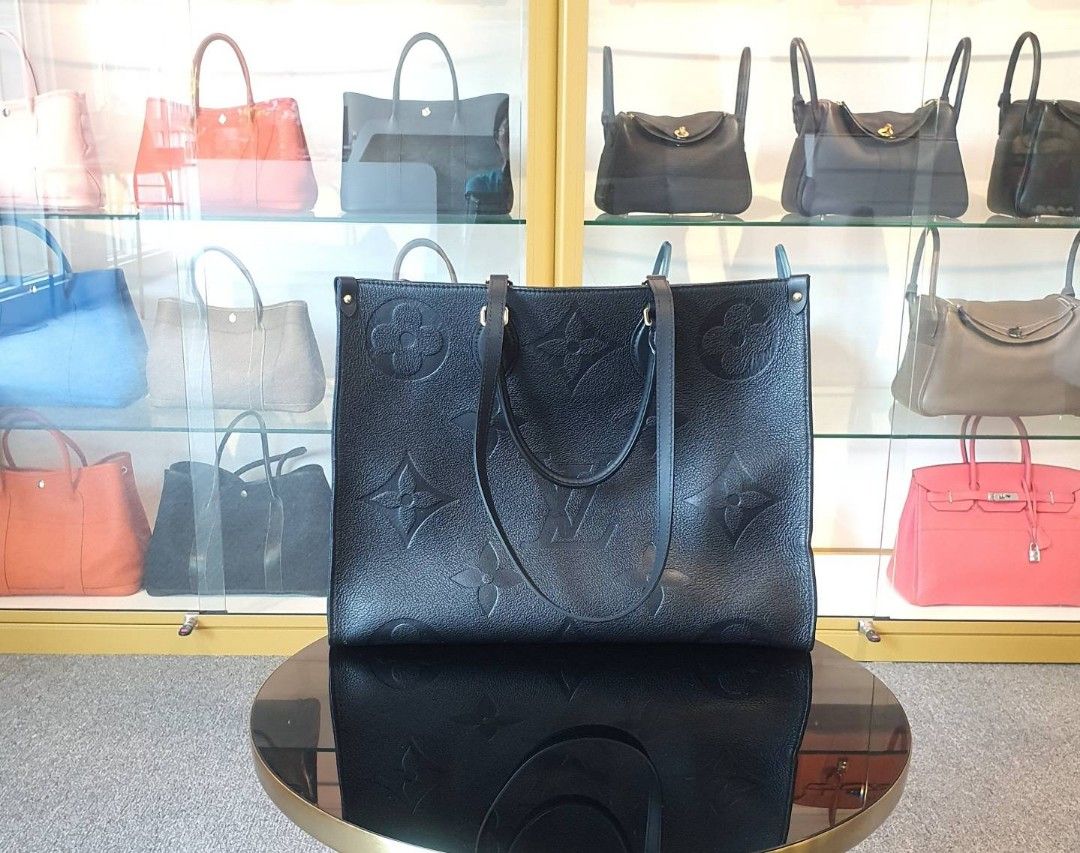 Louis Vuitton On The Go PM Black Empreinte Bag Microchip, Luxury, Bags &  Wallets on Carousell