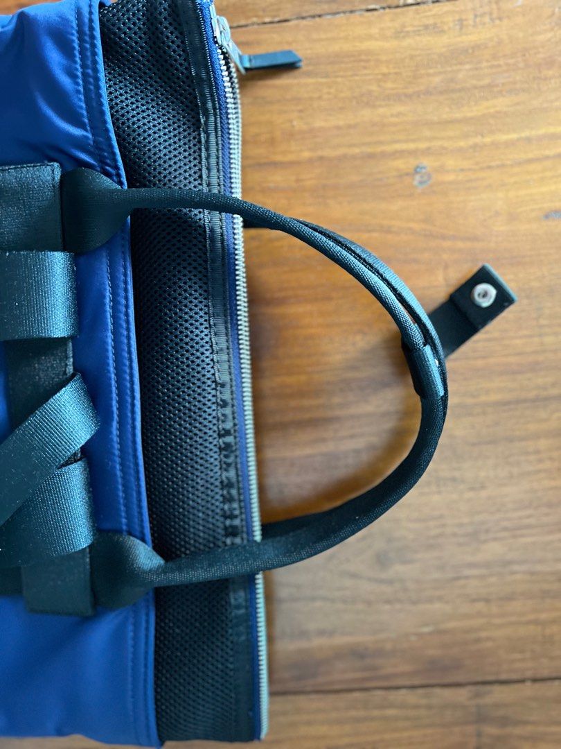 Backpack (Category: Backpacks) located in Singapore. Submitted by nxt9319 (Listing ID 1258214009, Image 5). Description: .