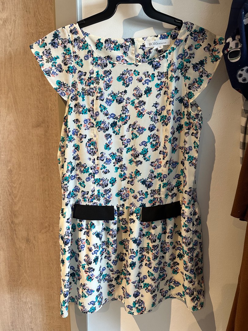 BCBGeneration Floral Dress XS Women s Fashion Dresses Sets