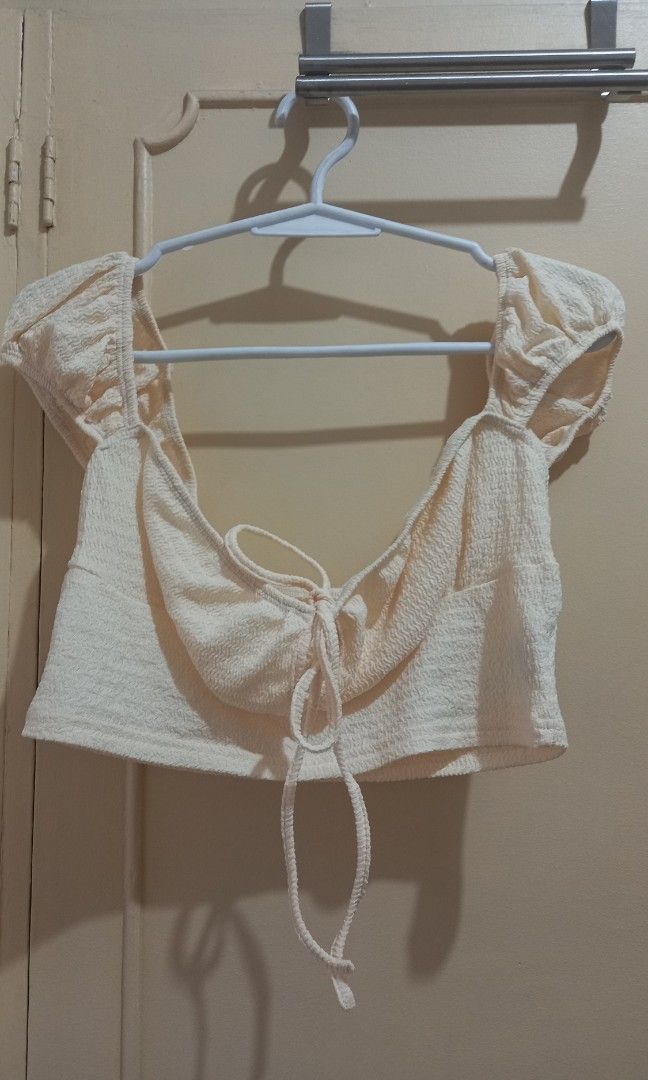 BEIGE CROP TOP (Category: Others Tops) located in Quezon City. Submitted by 003ryu (Listing ID 1258232887, Image 1). Description: last price posted!!! — perfect for beach outings/bar gimmicks — bought a year ago but never been used — rfs: too big on me :(( loc: qc (near welcome rotonda mop: gcash mod: grab/lalamove/any same day delivery service (c/o buyer).