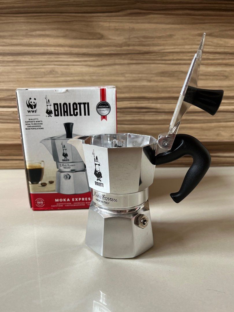 Bialetti - New Brikka, Moka Pot, the Only Stovetop Coffee Maker Capable of  Producing a Crema-Rich Espresso, 4 Cups (5,7 Oz), Aluminum and Black: Home  & Kitchen 