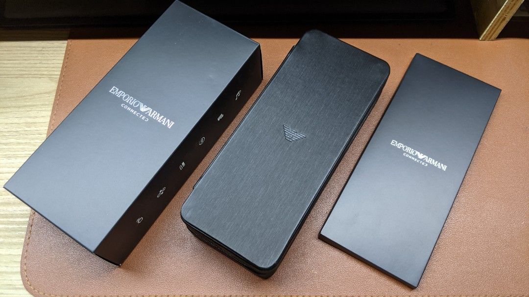 Emporio armani connected iphone store