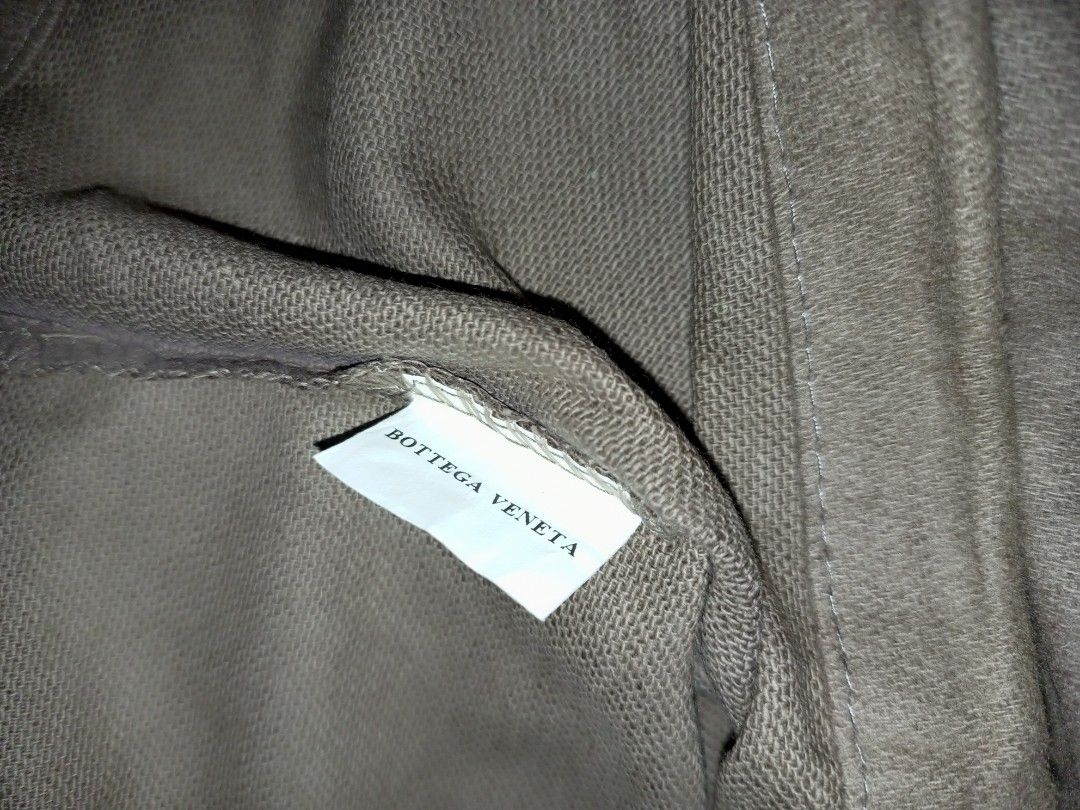 Bottega Veneta dust bag dustbag (Category: Luxury Bags & Wallets) located in Pagadian. Submitted by luxuryaccessories_ella.2022 (Listing ID 1258348202, Image 3). Description: Reminders: • All items are preloved/ selected ukays.(need wash) • Please manage your expectation. •No return, No exchange. •No to long reservation (except Po sa suki ko na Po)‼️ •No to LOW BALLERS‼️(Will not entertain) Will give discounts naman Po but wag Po Yung sagad na ha