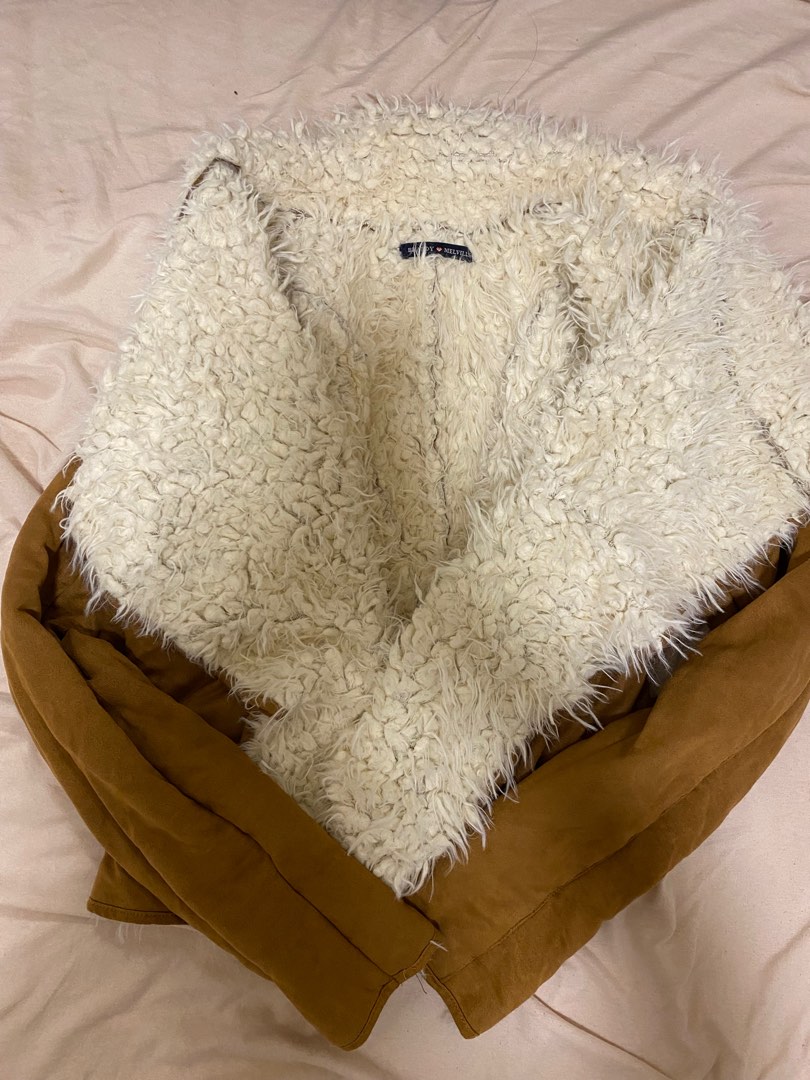 Brandy melville hotsell fur coat
