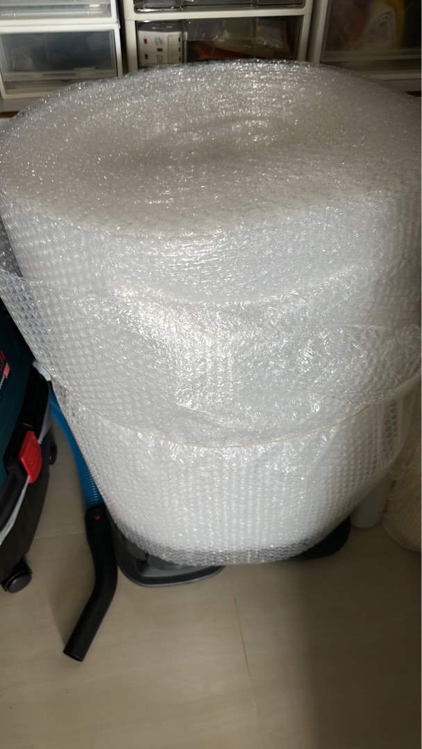 Bubble wrap, Furniture & Home Living, Home Improvement & Organisation