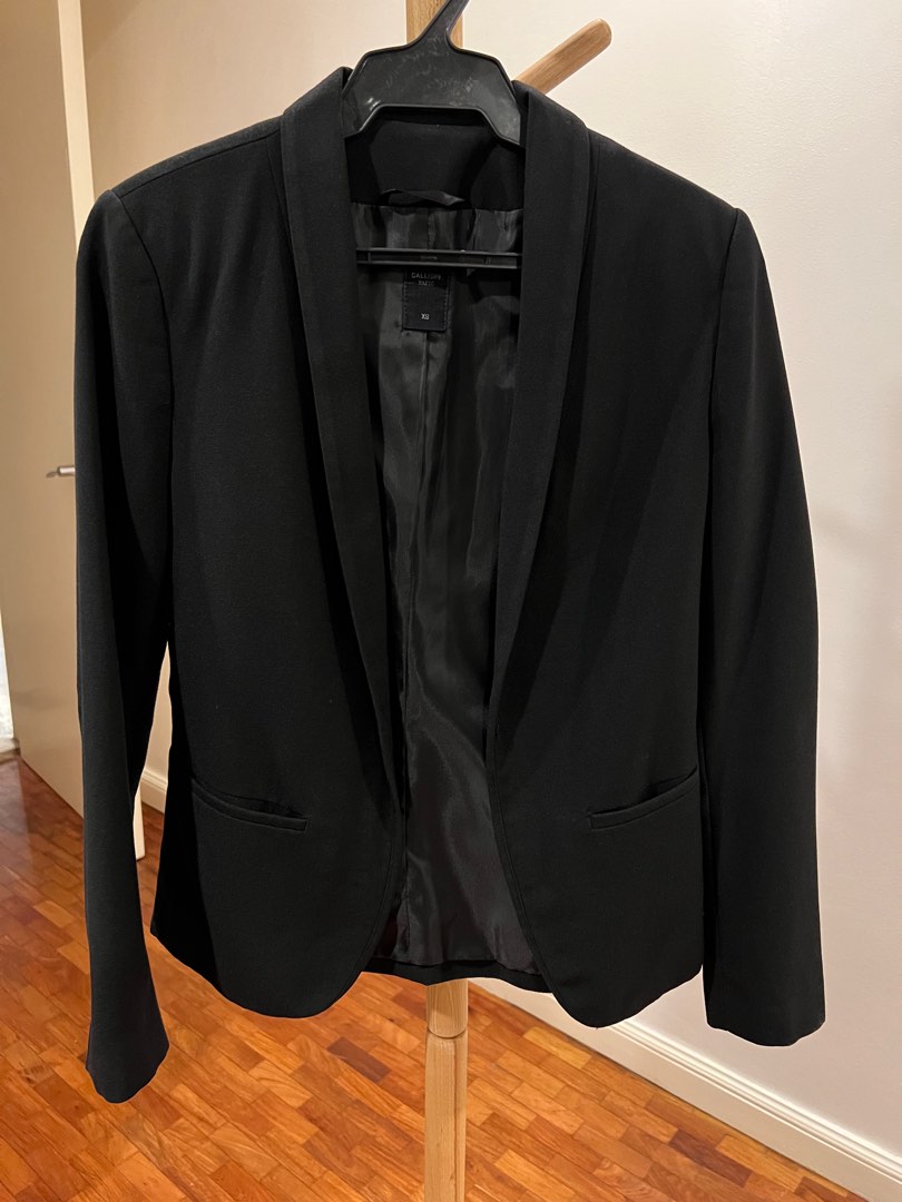 Calliope blazer, Women's Fashion, Coats, Jackets and Outerwear on Carousell