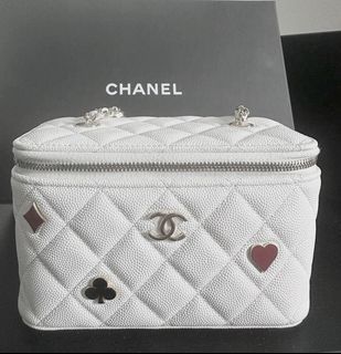 Chanel Pearl Crush Mini Vanity Black Gold, Women's Fashion, Bags & Wallets,  Purses & Pouches on Carousell
