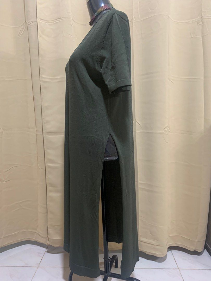 Chevron Sunday Dresses (Category: Dresses) located in Davao. Submitted by mj_2021 (Listing ID 1258256020, Image 3). Description: 1. Chevron Sunday Dress (new) without tags, never been used but washed Bust 42”, Waist garterized (stretchable) Longsleeves 2. Knitted long with slit Bust 37 inches - 38 inches (stretchable) Length: 40 inches (Maxi Dress).
