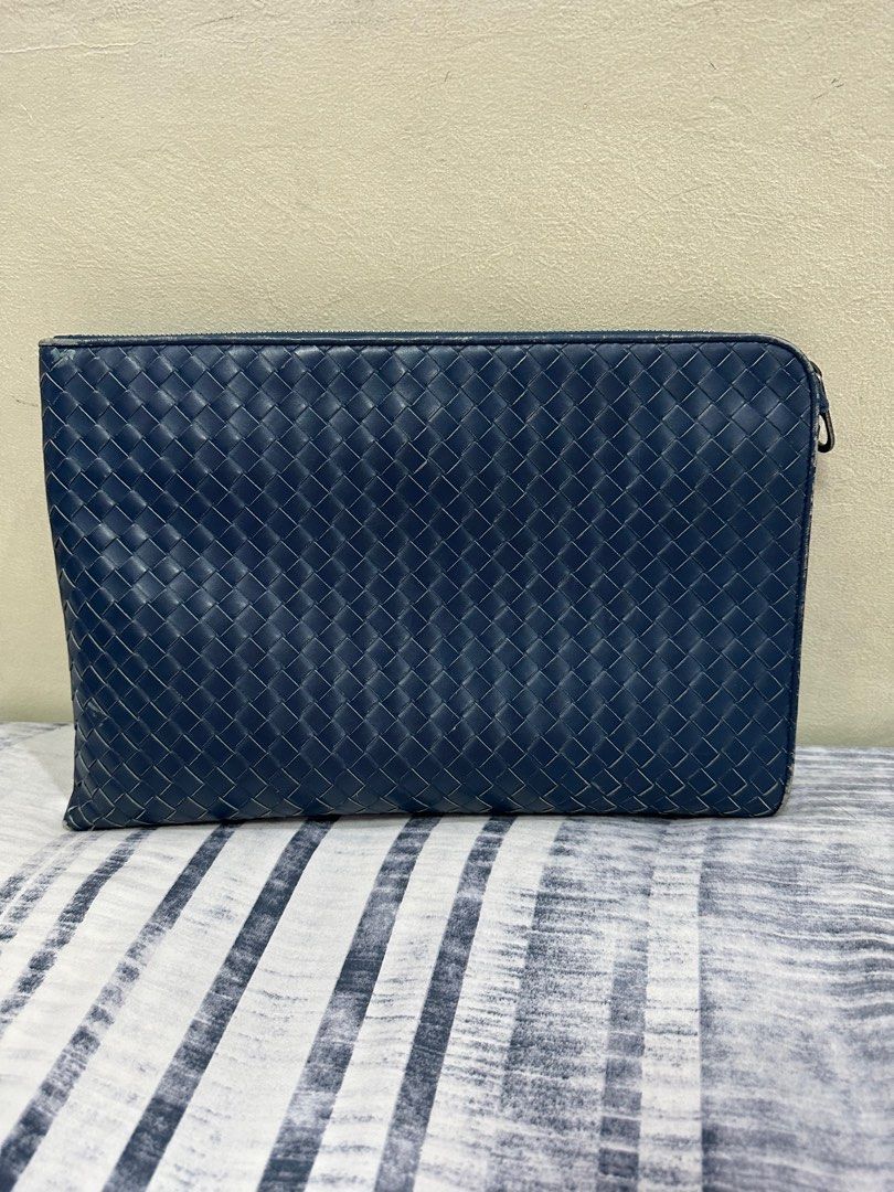 Bottega veneta hot sale clutch sale