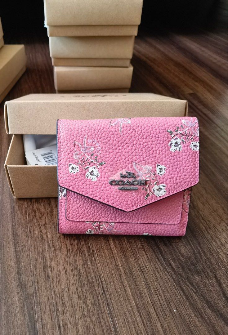 Coach Wallet lady short wallet on sale Women s Fashion Bags