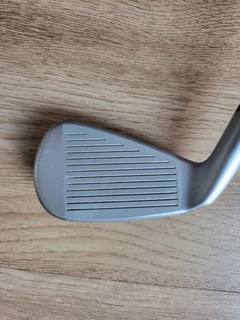 Cobra king Utility one 3 Iron, Sports Equipment, Sports & Games, Golf