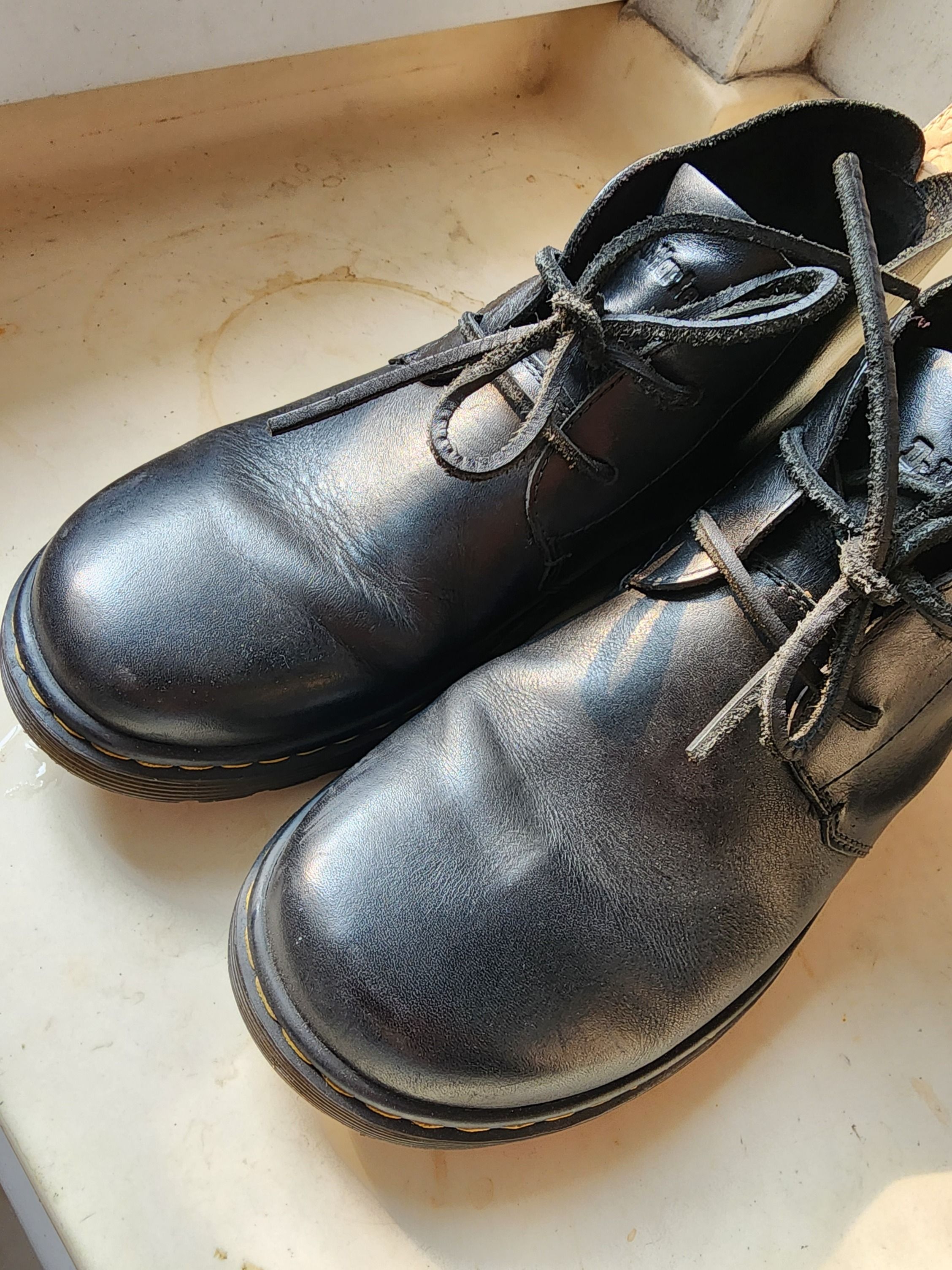 Martens ember shop