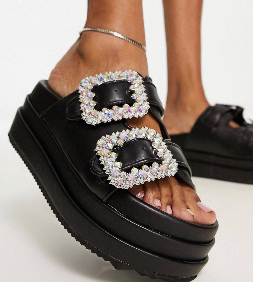 Embellished flatforms store