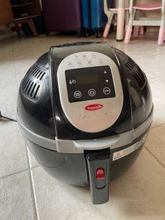 https://media.karousell.com/media/photos/products/2023/10/4/europace_airfryer_1696384696_665f1f20_progressive_thumbnail.jpg