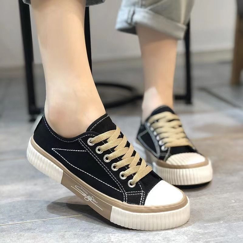 Flat sales rubber shoes