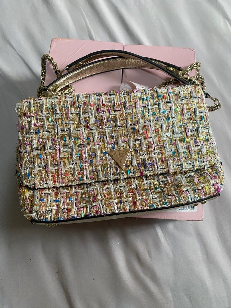 Tas hotsell guess sale