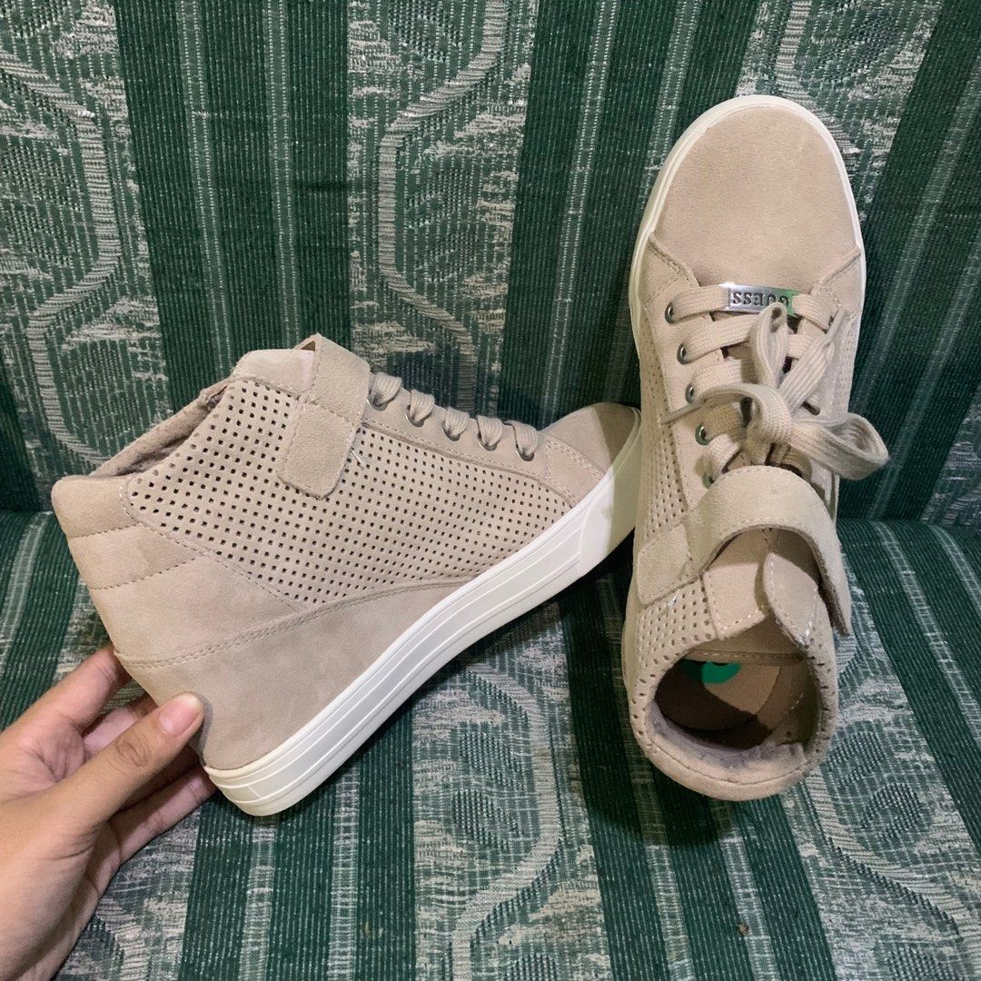 Women's decia hotsell wedge sneakers