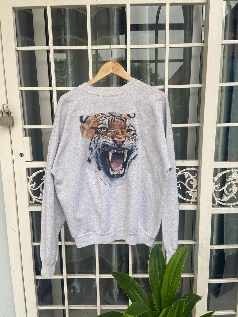 Habitat Oversized Sweatshirt Hanes Men s Fashion Coats Jackets and Outerwear on Carousell